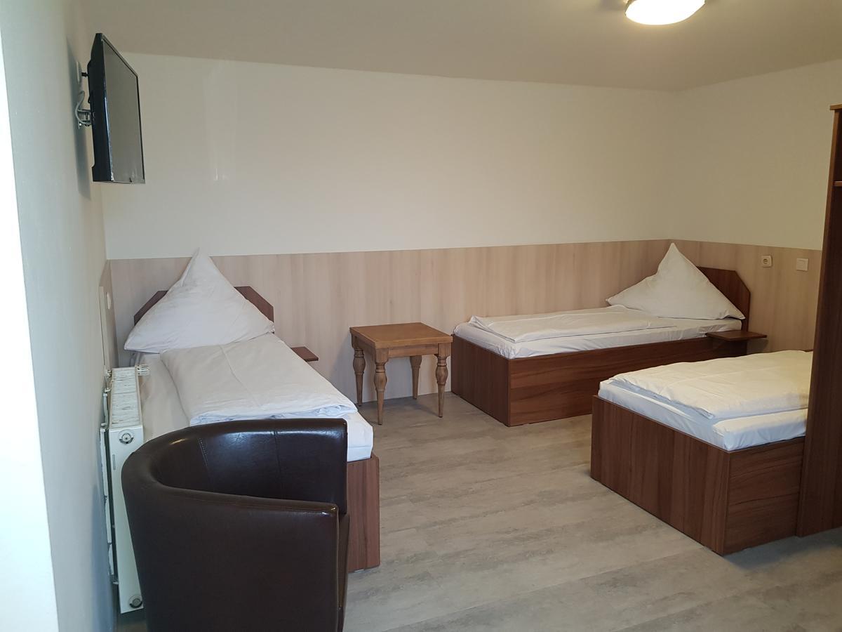 Pension Im Bett Nürnberg Eksteriør billede